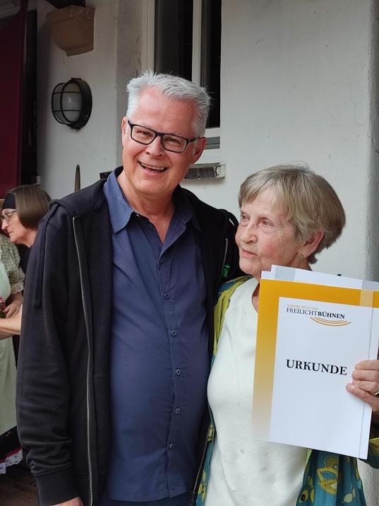  Ehrung für 25 Jahre Ehrenamt für das Theater 